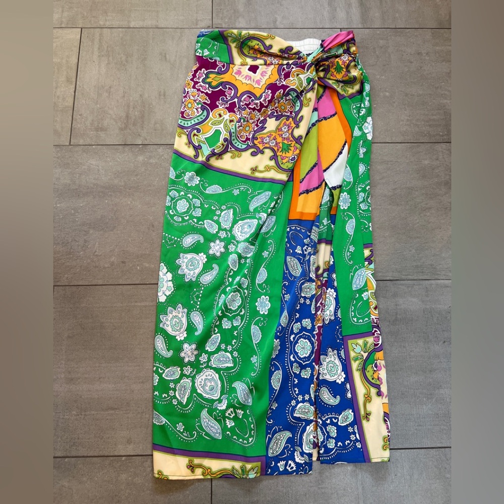 NWOT Colorful Paisley Sarong Skirt - fun print w elastic waist & front faux knot